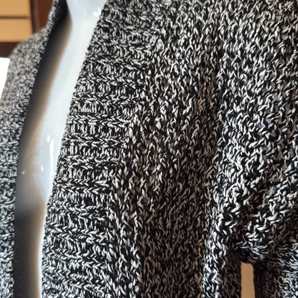 NWt northern reflections size small Women's Black and White Knit Sweater - Picture 3 of 4